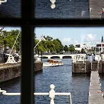 Sweets - Amstelschutsluis